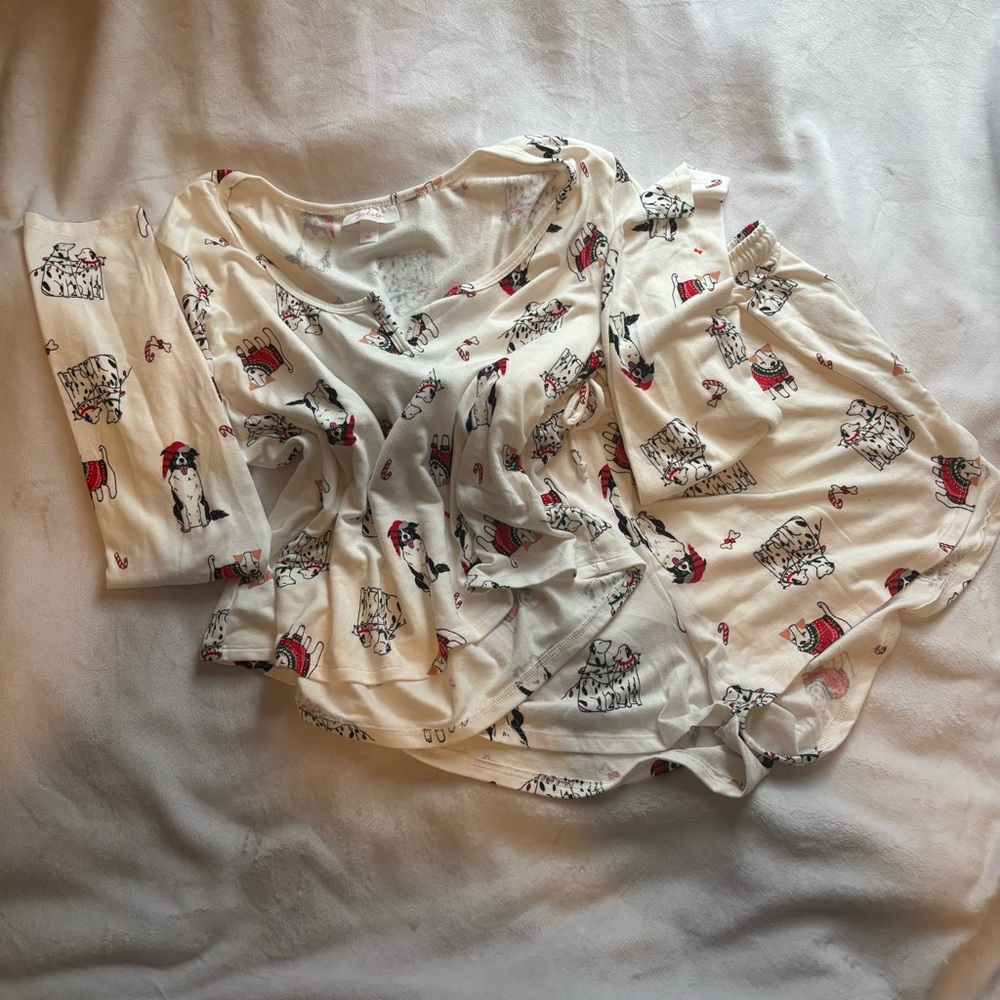 Colsie Cream Pajama Short Set with Dog Design